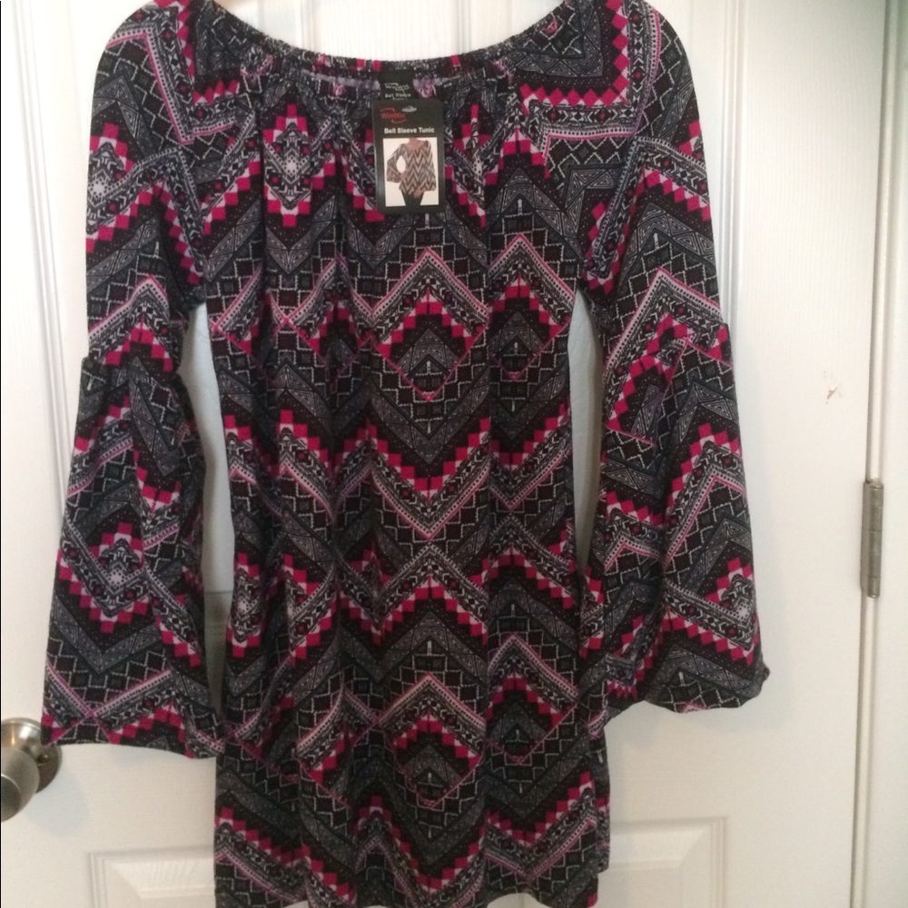 🌷5 for $25 Bell Sleeve Tunic